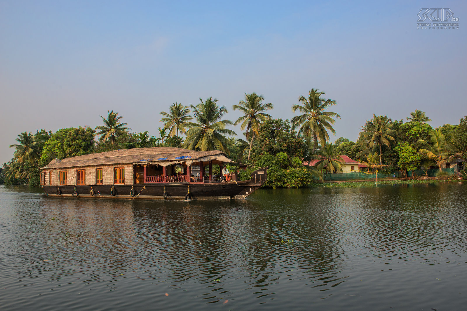 Backwaters Kerala - Houseboat The tourist houseboats look like the traditional kettuvallams which were used to transport the rice and grains to the harbors.  Stefan Cruysberghs